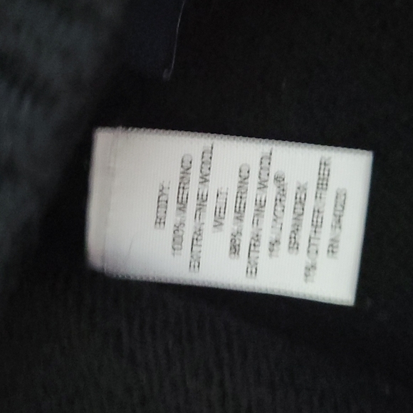 Banana Republic wool turtleneck sweater - Picture 3 of 3